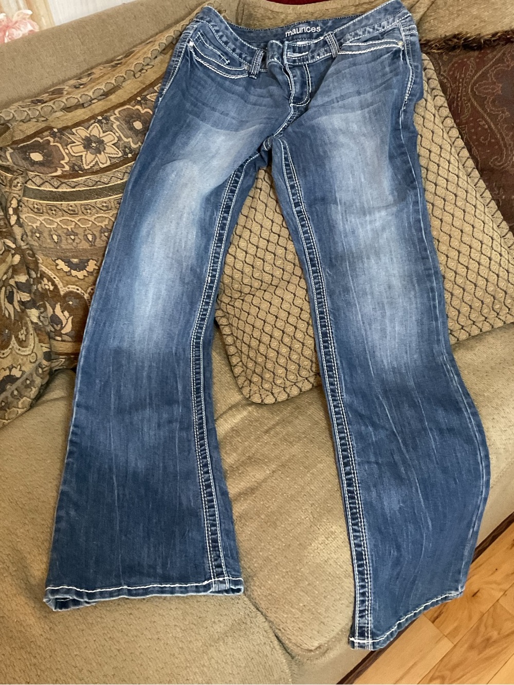 Maurices Womens Blue Jeans Size9/ 10 Reg  Stretch Denim Embroidered Pockets GUC
